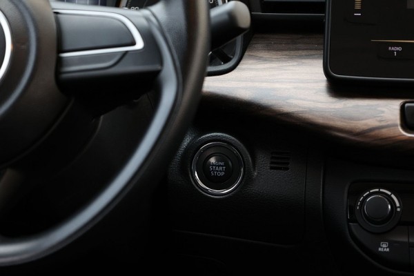 Японский Largus из Индии: тест-драйв Suzuki Ertiga Японский Largus из Индии: тест-драйв Suzuki Ertiga