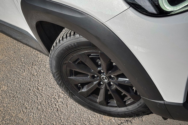 Для тех, кто устал от бесконечных настроек: тест-драйв Mazda CX-50 Для тех, кто устал от бесконечных настроек: тест-драйв Mazda CX-50