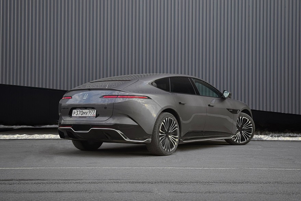 Пока дизайн спорит с логикой, комфорт побеждает: тест-драйв Avatr 12 Пока дизайн спорит с логикой, комфорт побеждает: тест-драйв Avatr 12