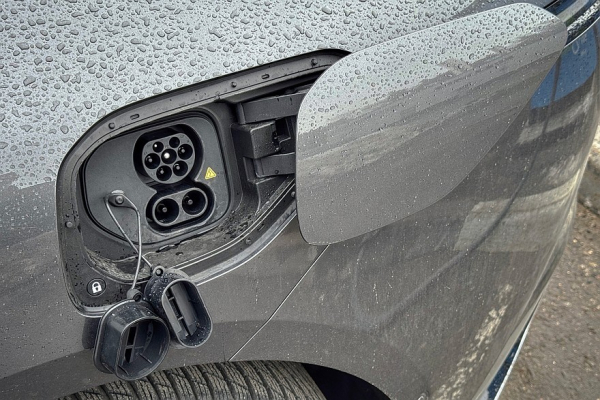 Пока дизайн спорит с логикой, комфорт побеждает: тест-драйв Avatr 12 Пока дизайн спорит с логикой, комфорт побеждает: тест-драйв Avatr 12